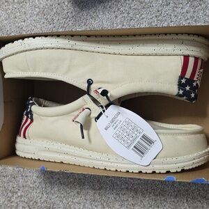Hey Dude Mens Wally Americana  Off White